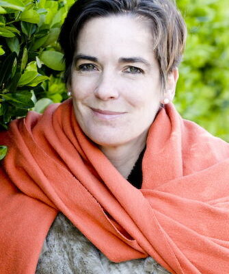 Rachel-Brushfield-orange-scarf-low-res